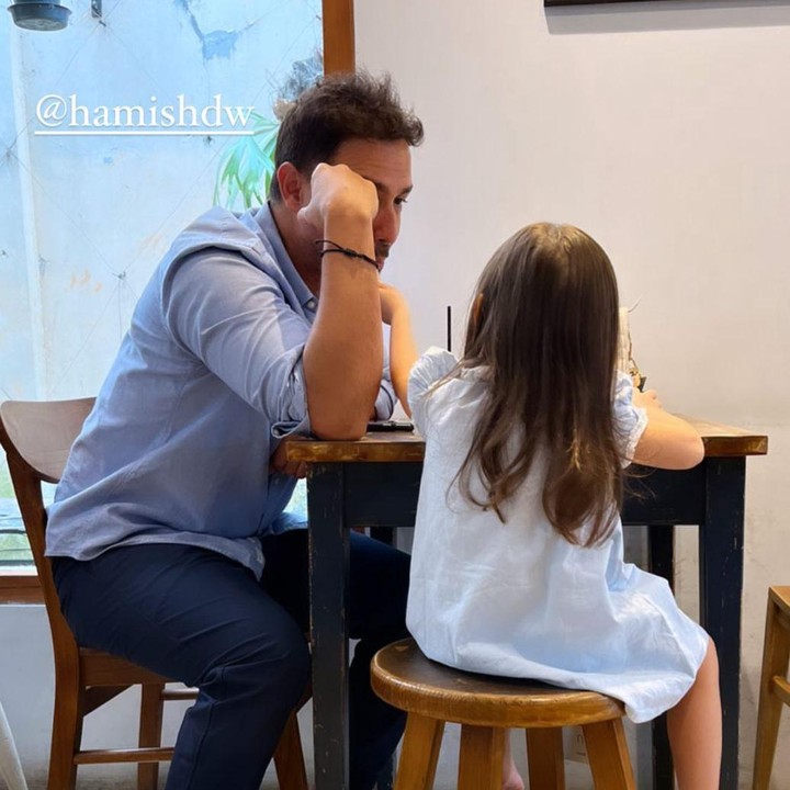 <p>Raisa sendiri merasa hubungan ayah dan anak ini sangat romantis, Bunda. "<em>Romance is, for me, seeing this two together</em>," tulisnya pada laman Instagram Stories-nya. (Foto: Instagram: @raisa6690)</p>