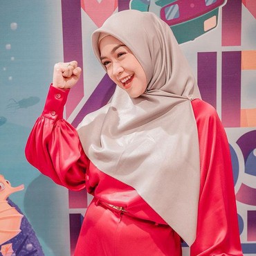 7 Penampilan Ria Ricis Usai Lahiran, Pinggang Ramping & Perut Rata!