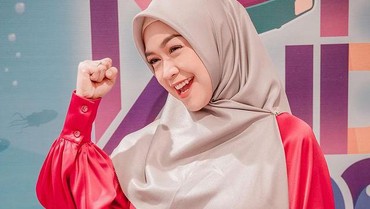 7 Penampilan Ria Ricis Usai Lahiran, Pinggang Ramping & Perut Rata!