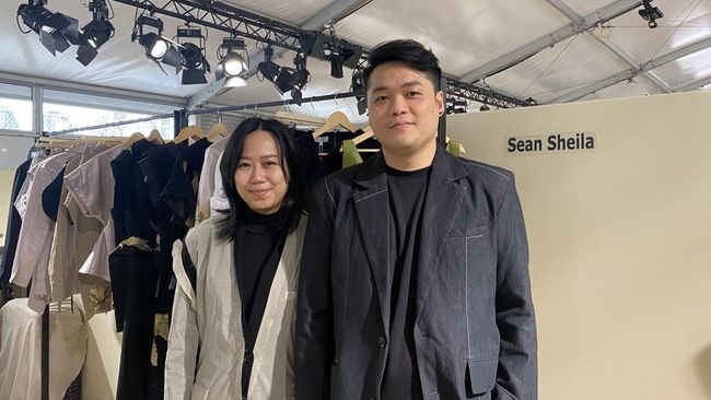 Sean Sheila, label pakaian siap pakai asal Indonesia yang membuka showroom selama Paris Fashion Week, merampungkan koleksi terbaru mereka yang berjudul Alter.