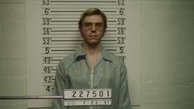 Aksi Evan Peters Jadi Jeffrey Dahmer Hasilkan Golden Globe