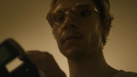 Deret Aktor Pemeran Dahmer, Evan Peters hingga Jeremy Renner
