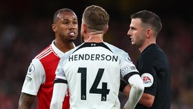 FA Investigasi Ribut Henderson dan Magalhaes di Arsenal vs Liverpool
