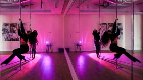 FOTO: Ramai-ramai Perempuan Arab Saudi Hapus Stigma Negatif Pole Dance