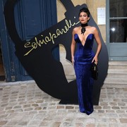 Potret Gaya Kylie Jenner di Paris Fashion Week, dari Elegan hingga Pede Jadikan Underwear sebagai Luaran