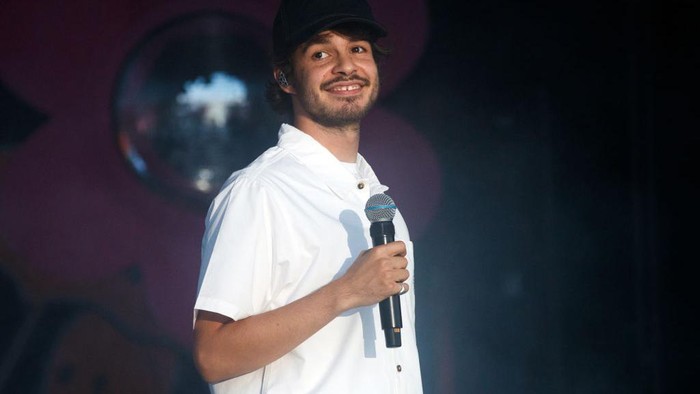 Penyanyi Rex Orange County Didakwa Atas 6 Tuduhan Pelecehan Seksual di London