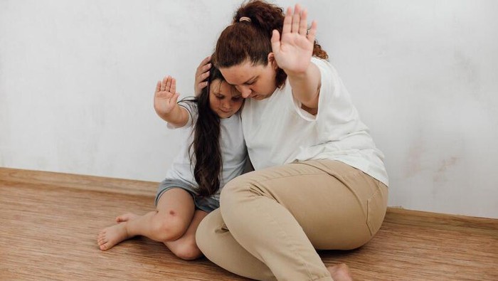 Tak Hanya Pasangan yang Jadi Korban, Ini 6 Dampak KDRT Bagi Tumbuh Kembang Anak