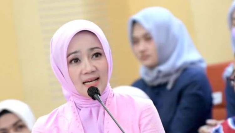 Atalia Praratya Raih Gelar Doktor Atalia Praratya Raih Gelar Doktor