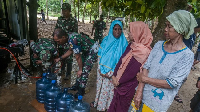FOTO: Banjir Bandang Terjang Bayah