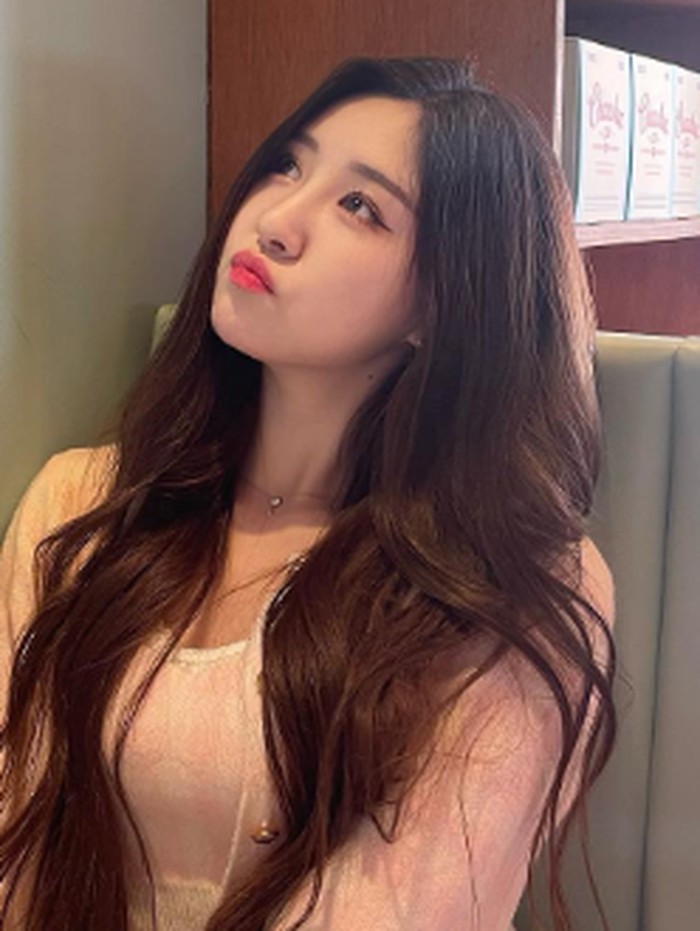 Di tahun yang sama, setelah Produce 101 berakhir, Taeryeong bergabung dengan STAR Music Entertainment, yang berencana mendebutkan girlgroup. Namun mereka gagal debut karena kontroversi salah satu anggota./ foto: instagram.com/lim._.taeryeong