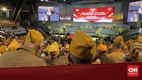 Jokowi dan Prabowo Pakai Seragam Veteran Temui Pensiunan TNI-Polri