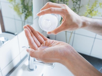 Cara Cek Kandungan Kosmetik Berbahaya Menurut BPOM, Penting untuk Cegah Kanker
