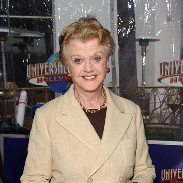 img-title Pengisi Suara di Serial Beauty and The Beast, Aktris Angela Lansbury Meninggal di Usia 96 Tahun