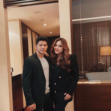 Kebiasaan Lebaran Audy Item dan Iko Uwais, Nggak Mudik dan Liburan