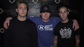 Tom DeLonge Ngaku Batal Pensiun Usai Tahu Mark Hoppus Kanker