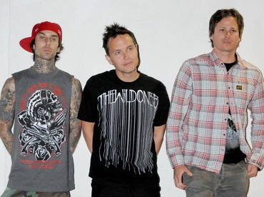 Tom Reuni Bareng Mark & Travis, Blink-182: Kami Kembali!