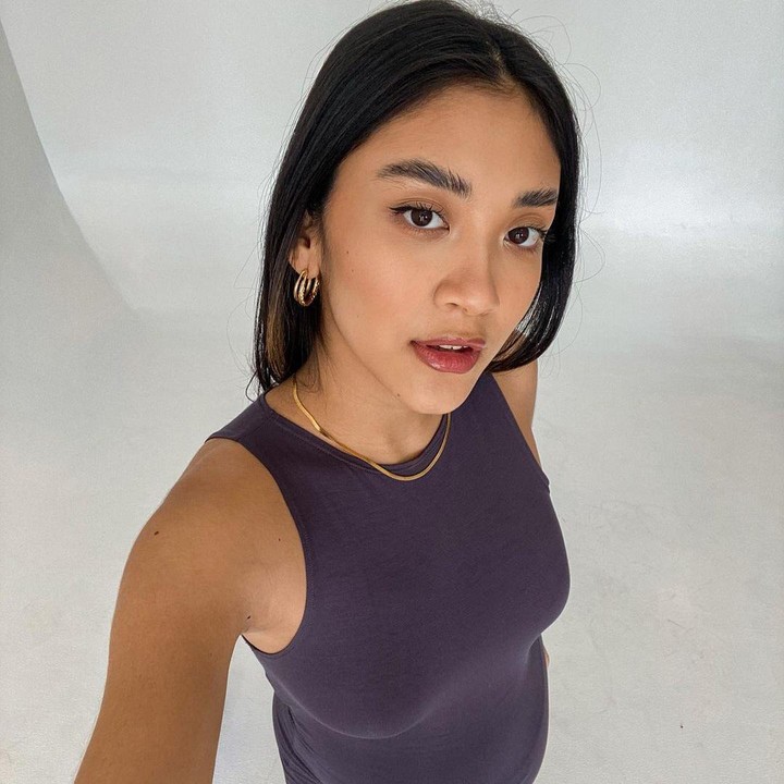<p>Selain pakaian yang modis, Canti juga termasuk artis yang sering menggunakan makeup simple. Hal ini juga sering dilakukannya saat hamil, Bunda. (Foto: Instagram @cantitachril)</p>