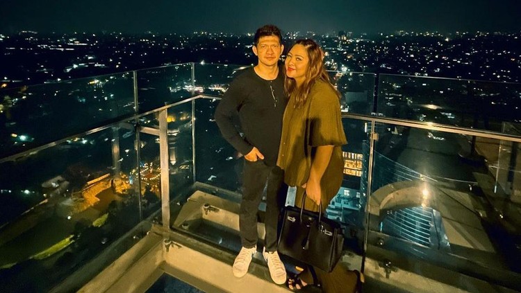 Cara Iko Uwais Manfaatkan Waktu Luang di Rumah Cara Iko Uwais Manfaatkan Waktu Luang di Rumah