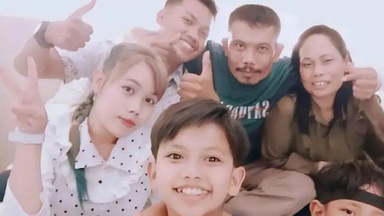 Farel Prayoga dan Orang Tua Farel Prayoga dan Orang Tua