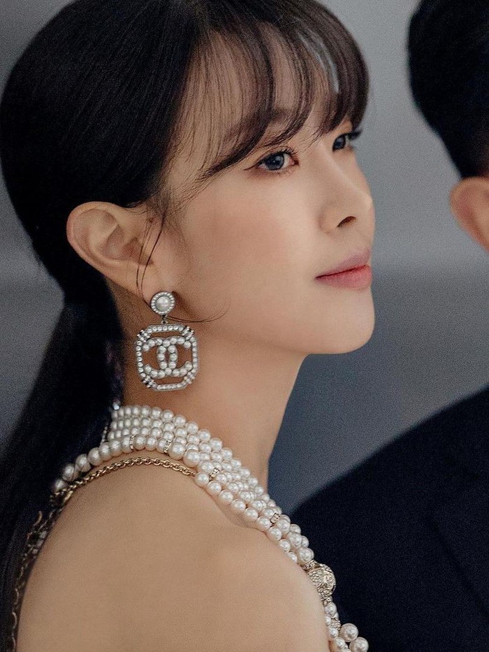 Go Won Hee debut sebagai artis di tahun 2010 lalu. Namanya makin dikenal usai membintangi drama Welcome to Waikiki. Selain itu, Go Won Hee juga membintangi drama Flower Crew: Joseon Marriage Agency serta Revolutionary Sisters./ Foto: Instagram.com/go_wonh
