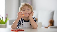 Mulai Usia Berapakah Anak Butuh Vitamin dan Suplemen Tambahan?