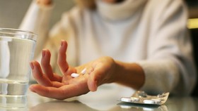 Bahaya Sembarangan Kasih Antibiotik Anak, Ganggu Pertumbuhan Tulang