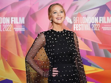 img-title Punya Pengalaman Buruk Syuting Bareng DiCaprio, J-Law: Kayak Neraka