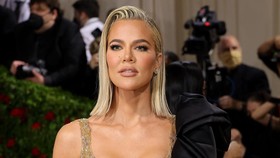 Khloe Kardashian Cerita Jalani Operasi Angkat Tumor dari Wajah