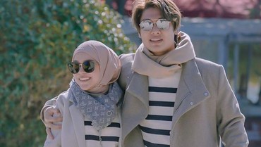 img-title Lesti Diduga Edit Caption Foto Bersama Rizky Billar di IG, Banjir Komentar Pedas
