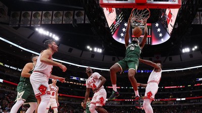FOTO: Bintang Basket Indonesia 'Nombok' di Milwaukee Bucks
