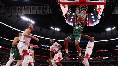 img-title FOTO: Bintang Basket Indonesia 'Nombok' di Milwaukee Bucks