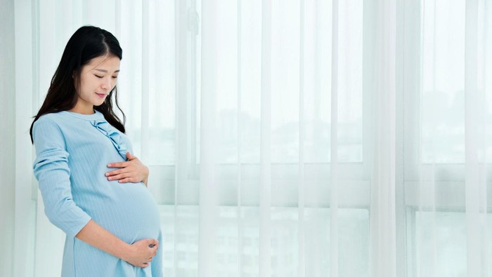 Ilustrasi perut ibu hamil 8 bulan turun jelang persalinan