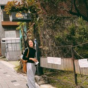 Jalan-jalan di Korea, Simak Gaya Kasual Putri Marino yang Stylish