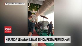 VIDEO: Keranda Jenazah Lewat Tenda Pesta Pernikahan