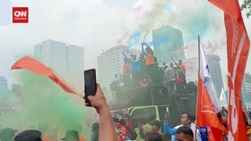 VIDEO: Demo Buruh Dekat Istana Tolak BBM Naik, Soroti Resesi Global