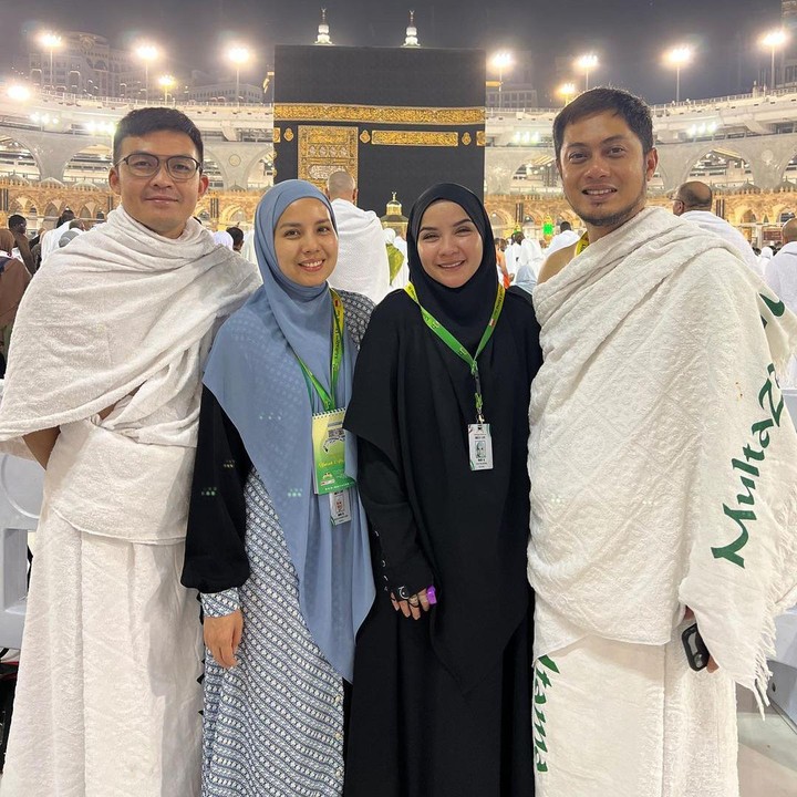 <p>Kita doakan, semoaga Tya dan suami bisa beribah dengan maksimal dan kembali ke Tanah Air dengan selamat ya, Bunda. (Foto: Instagram @tya_ariestya)</p>