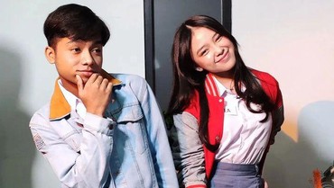 img-title Heboh Video Anniv, 7 Potret Anneth & Betrand Peto Diduga Telah Pacaran Lama