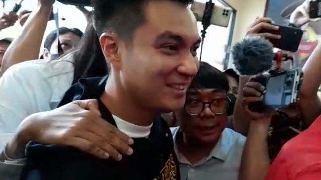 Baim Wong dan Paula Verhoeven diperiksa 4,5 jam dan dicecar 70 pertanyaan soal konten video prank KDRT.
