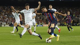 FOTO: 6 Gol Tercipta, Barcelona di Ujung Tanduk Tersingkir