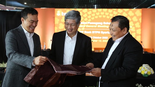 Ongki Wanadjati Dana diangkat sebagai anggota dewan komisaris PT Bank BTPN Syariah Tbk per Kamis (13/10).