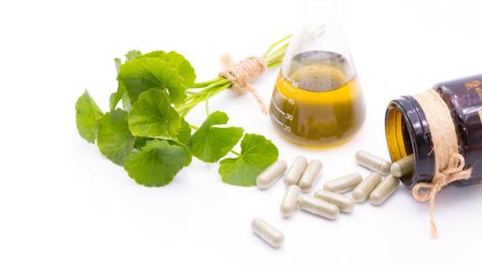 Dipercaya Sejak Dahulu Sebagai Obat Tradisional, Simak Khasiat Centella Asiatica yang Sering Ditemukan di Produk Skincare Dipercaya Sejak Dahulu Sebagai Obat Tradisional, Simak Khasiat Centella Asiatica yang Sering Ditemukan di Produk Skincare