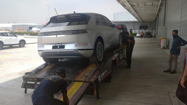 Konsumen Ioniq 5 yang bermasalah mengatakan mendapat penggantian baterai yang drop tetapi Hyundai tak menjelaskan penyebab kerusakan secara detail.
