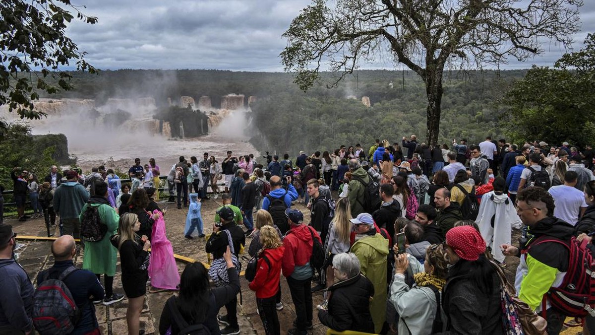 FOTO: Pesona 'Tenggorokan Iblis' yang Menakjubkan di Air Terjun Iguazu