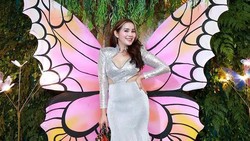 7 Outfit Mewah Isa Zega yang Disebut 'Mami Simpanan' Rizky Billar