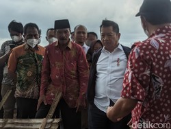 Menteri Suharso Monoarfa Cek Kampung Rob di Sayung Demak