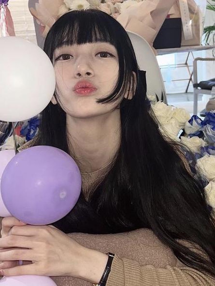 Pada Senin, (10/10) lalu, Suzy merayakan ulang tahunnya yang ke-29 dengan mengunggah foto terbaru di akun instagramnya./ foto: instagram.com/skuukzky