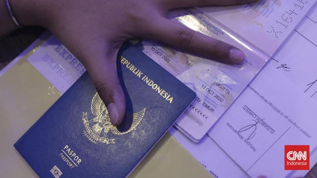 Jangan panik ketika paspor kamu hilang di luar negeri, segera lapor polisi dan datangi KBRI setempat. 