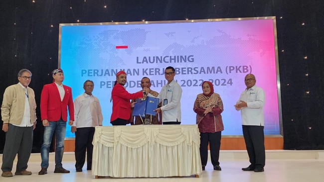 Perjanjian Kerja Bersama antara PLN dengan Serikat Pekerja PLN ini menjadi wujud perusahaan mendukung pengembangan karier dan kesejahteraan pegawai.