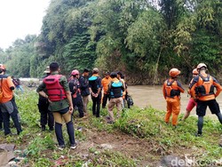 Pencarian Pemotor Wanita Hilang Terseret Arus Air di Subang Dihentikan