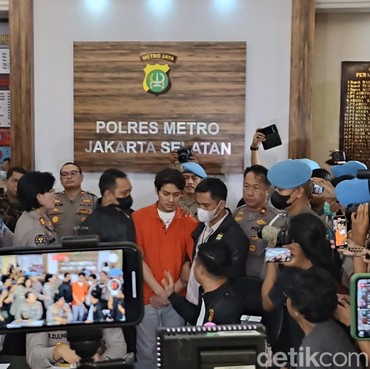 Rizky Billar Kenakan Baju Tahanan dan Resmi Ditahan!